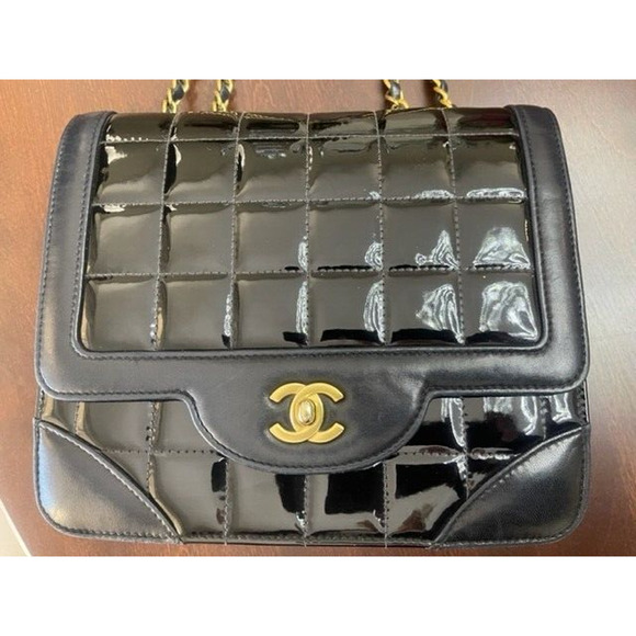 CHANEL CC Lambskin Black Gold Patent Leather Chocolate Bar Flap Bag Chain - Picture 2 of 16
